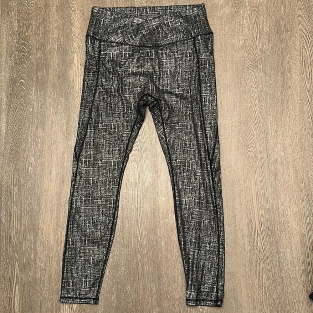NWOT CURVES N COMBAT BOOTS BRAND GREY AND BLACK LEGGINGS - Size XL SKU:118